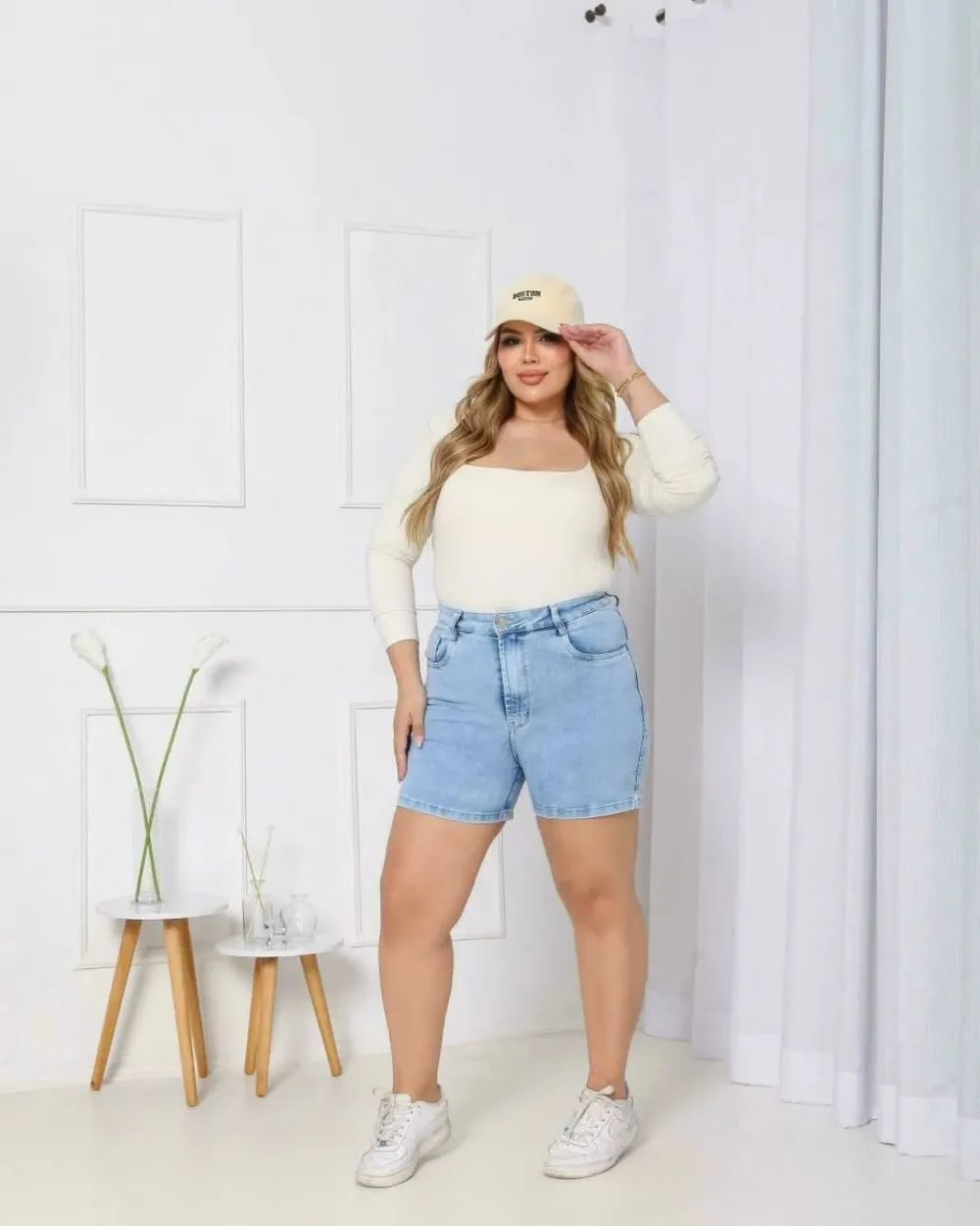 Short jeans plus size, ângulo 1 de 2